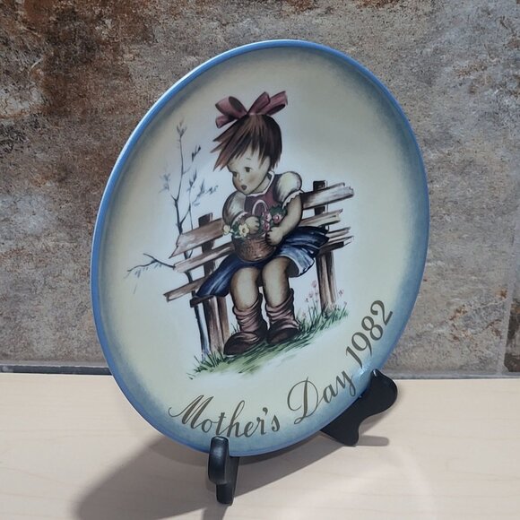 Schmid Hummel Mothers Day 1982 The Flower Basket Decorative Wall Hanging Plate - Picture 8 of 11